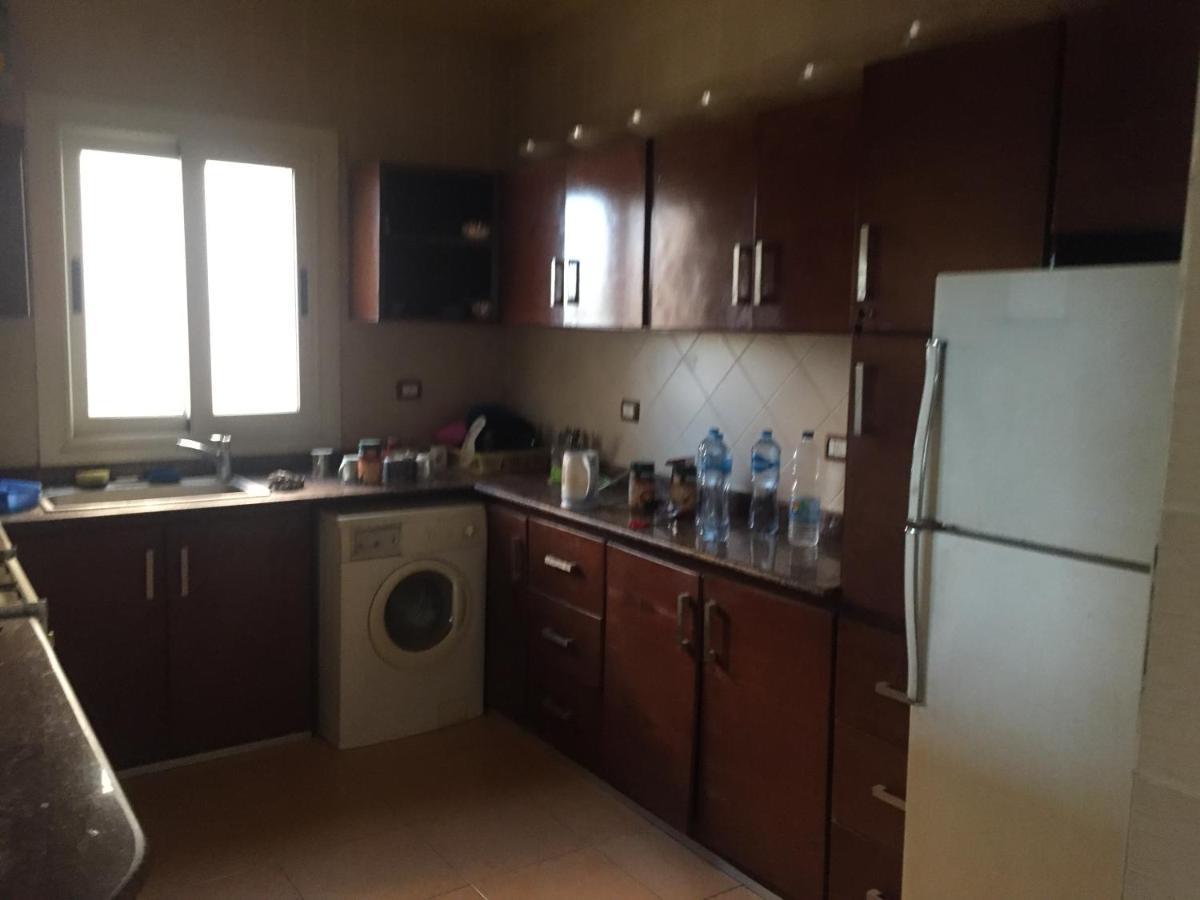 Family In The Location Apartment *